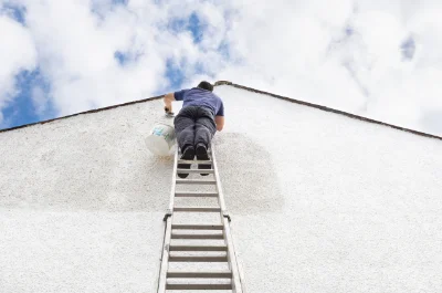 Peinture extérieure à la Loupe — façades et ravalement
